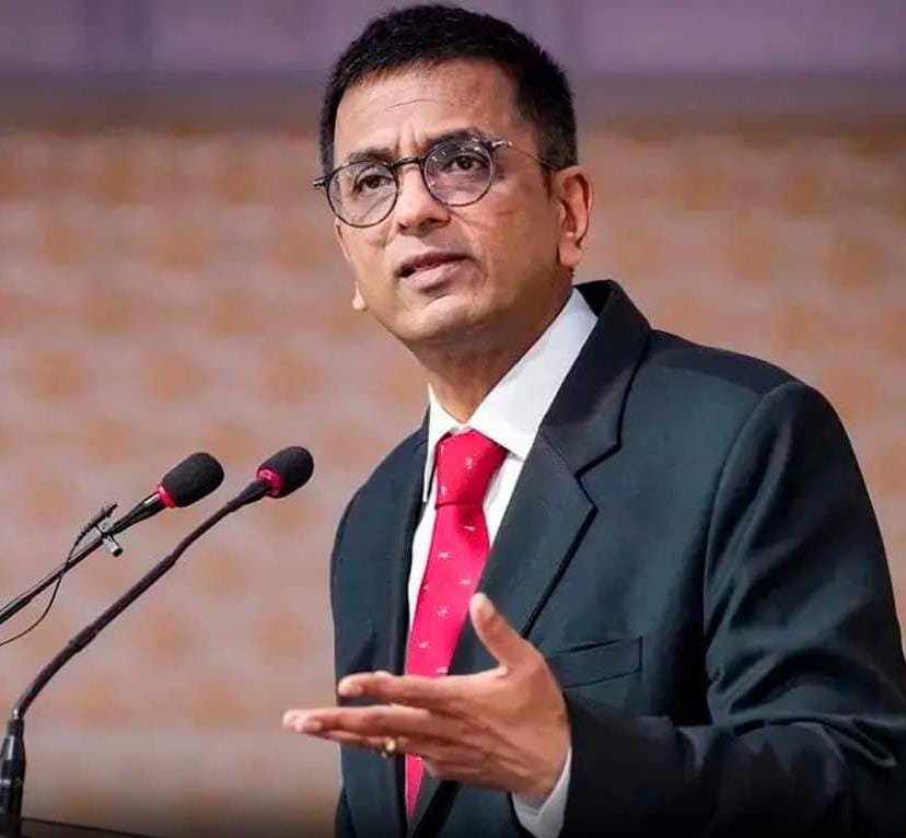 बड़ी ख़बर : देश के सैकड़ों वकीलों ने चीफ जस्टिस ऑफ इंडिया डीवाई चंद्रचूड़ को लिखी एक चिट्ठी