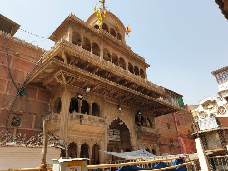 बड़ी ख़बर : मथुरा जाने वाले भक्त ध्यान दें, बदल गया है बांके बिहारी जी के दर्शनों का समय