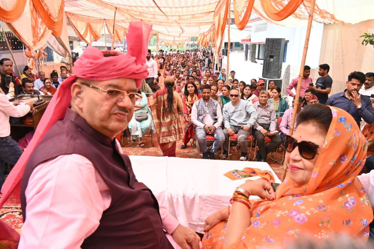 लोकसभा चुनाव प्रचार अभियान के तहत मसूरी विधानसभा में हुआ सामाजिक समरसता सम्मेलन, वाल्मीकि समाज के सैकडो लोगो ने ली बीजेपी की सदस्यता