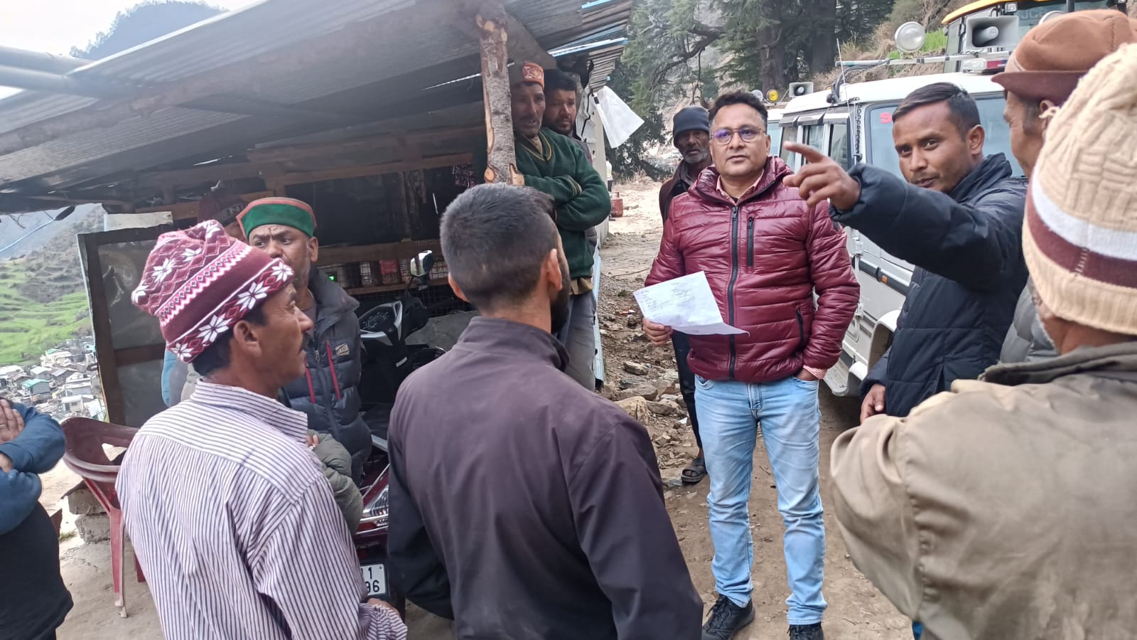 प्रशासन और डुमक गांव के ग्रामीणों के बीच सड़क को लेकर वार्ता विफल
