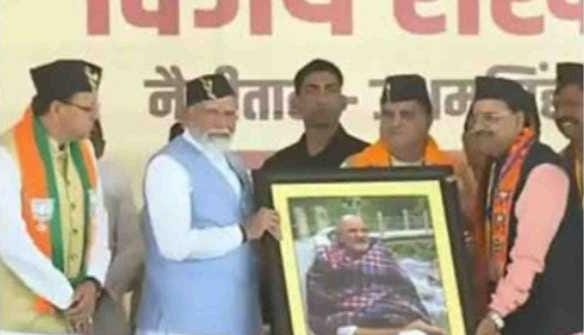 फिर दिखी पीएम मोदी और सीएम धामी की जुगलबंदी