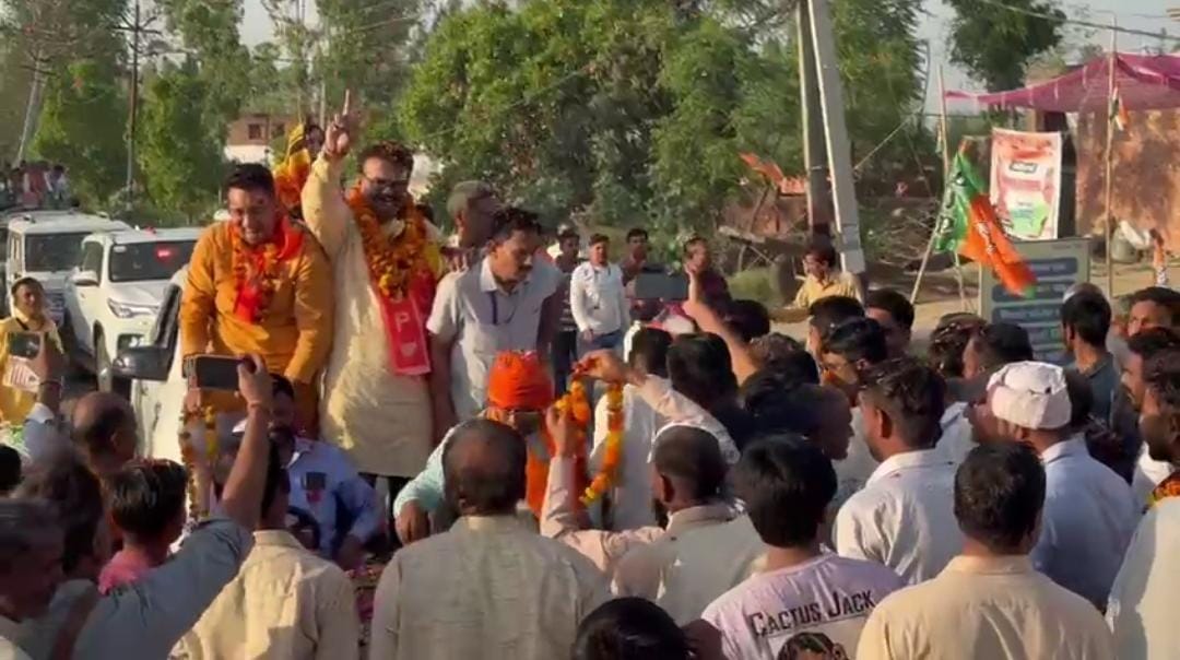 खानपुर विधानसभा क्षेत्र में त्रिवेंद्र के महा जनसंपर्क अभियान व मेगा रोड शो में दिखा लोगों का हुजूम