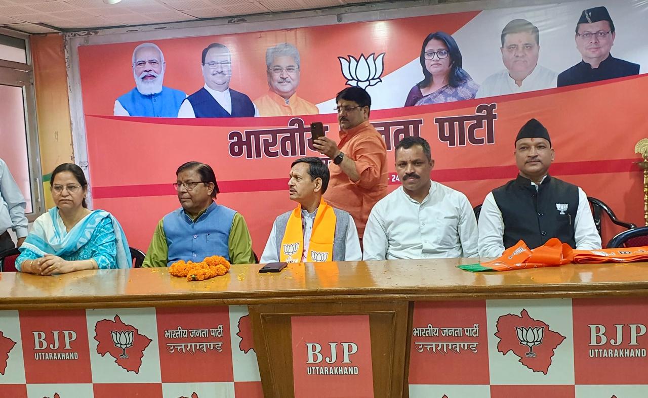 लोस चुनाव को लेकर BJP को मिला किसान यूनियन का समर्थन, उम्मीदवारों के पक्ष में सौंपा पत्र