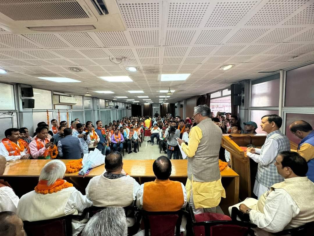 कांग्रेस के दो दिग्गज दिनेश अग्रवाल और एसपी सिंह समर्थकों संग भाजपा में हुए शामिल