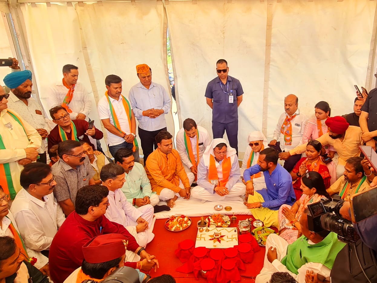PM की प्रस्तावित जनसभा के लिए CM ने आईडीपीएल हॉकी मैदान पहुंचकर किया भूमि पूजन