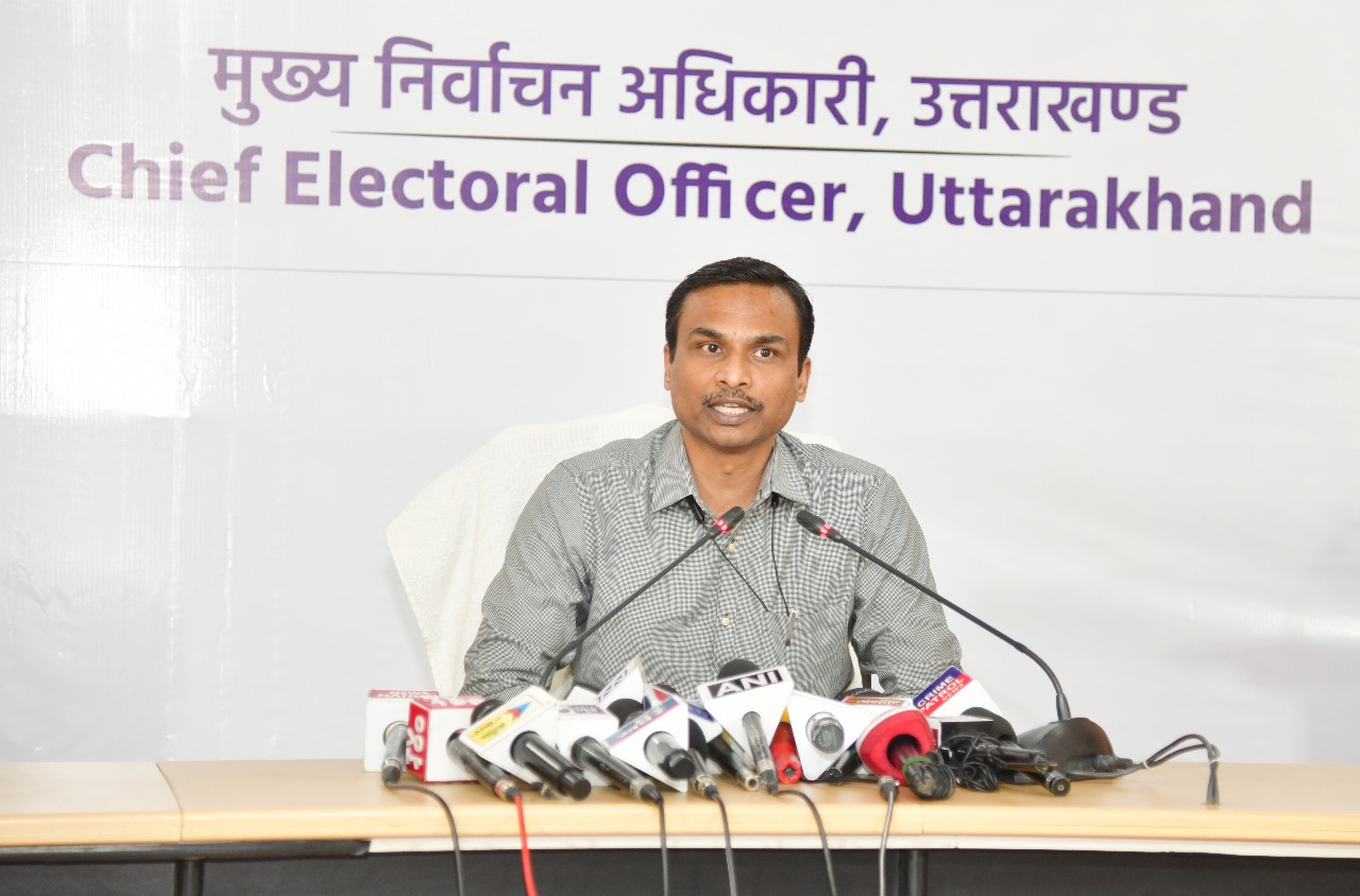 जिलों में उपलब्ध कराई गई 83 लाख 35 हजार वोटर स्लिप, जोगदंडे