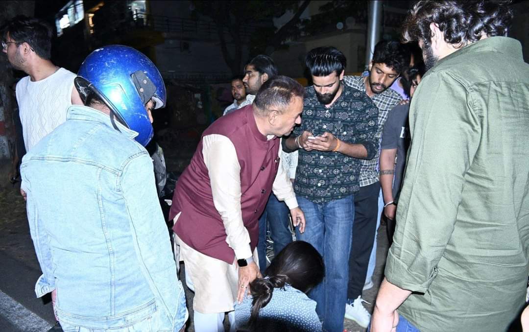 देहरादून : एक बार फिर कैबिनेट मंत्री गणेश जोशी का मानवीय चेहरा आया नजर, घायल महिला को अपने निजी वाहन से पहुंचाया अस्पताल..