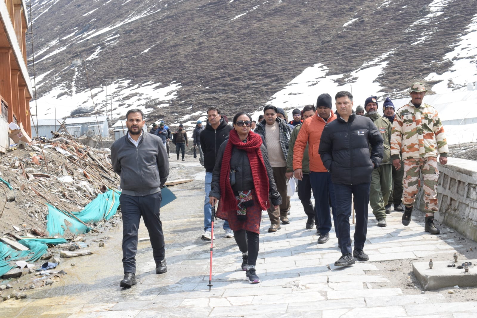 मुख्य सचिव राधा रतूड़ी ने केदारनाथ धाम पहुंचकर पुनर्निर्माण एवं पुन:विकास कार्यों की समीक्षा की
