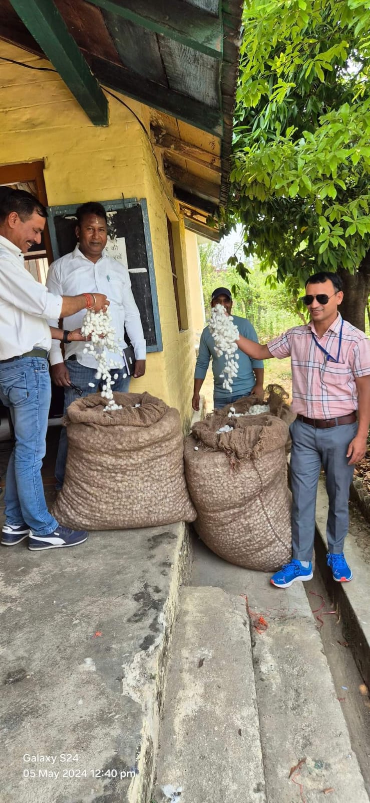 उत्तराखंड : कुमाऊं की पहाड़ियाँ रेशम उत्पादन केंद्र के रूप में उभरी..
