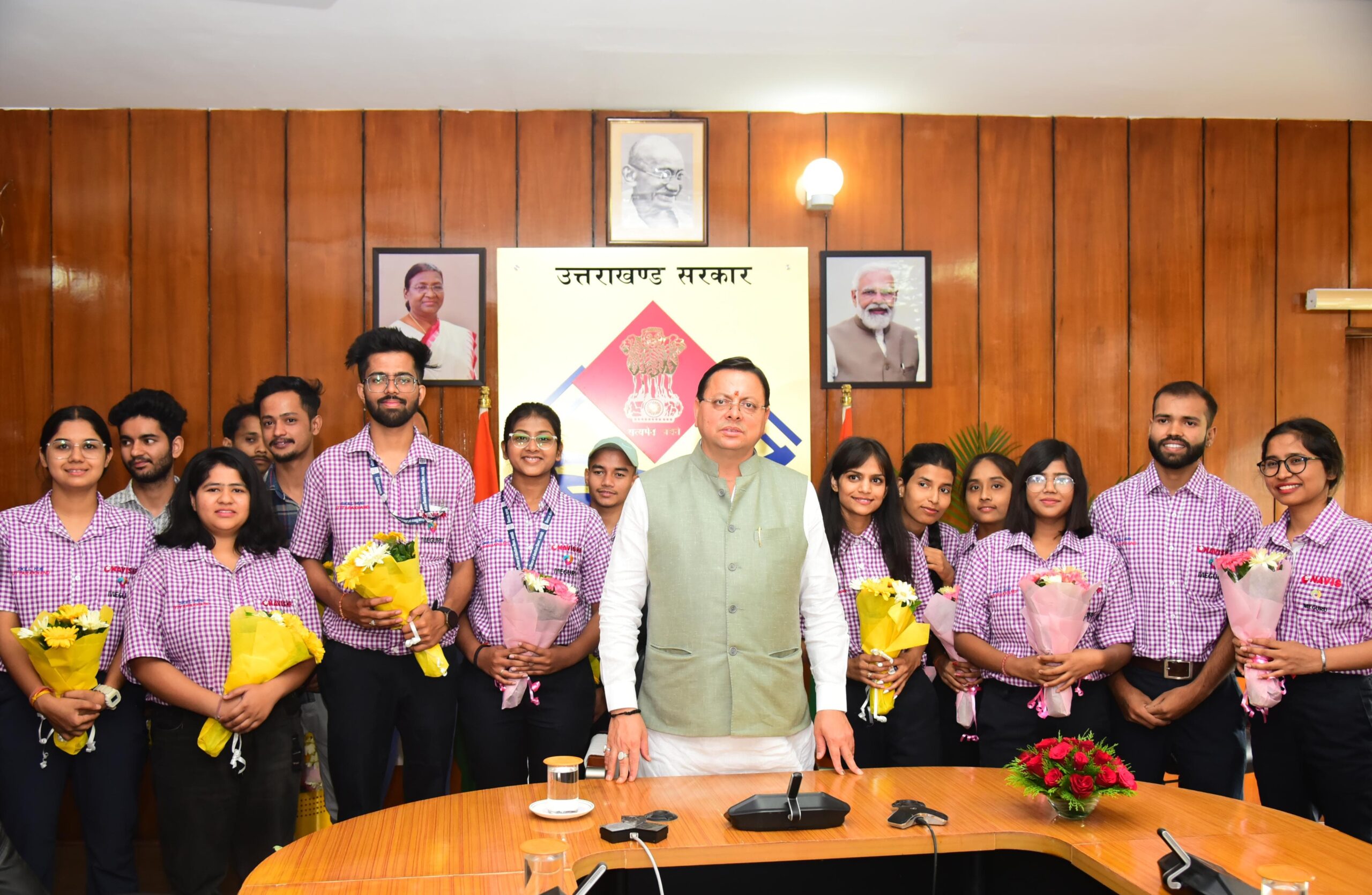 उत्तराखंड विदेश रोजगार प्रकोष्ठ से 23 चयनित युवाओं को मिली जापान में नौकरी, मुख्यमंत्री से की भेंट