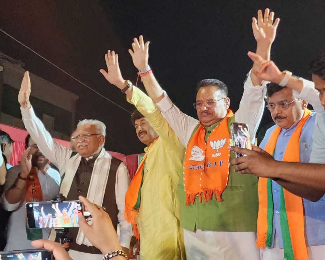 उत्तर-पूर्वी दिल्ली लोकसभा सीट से भाजपा प्रत्याशी मनोज तिवारी के समर्थन में बुराड़ी में आयोजित जनसभा को संबोधित करते कैबिनेट मंत्री गणेश जोशी।