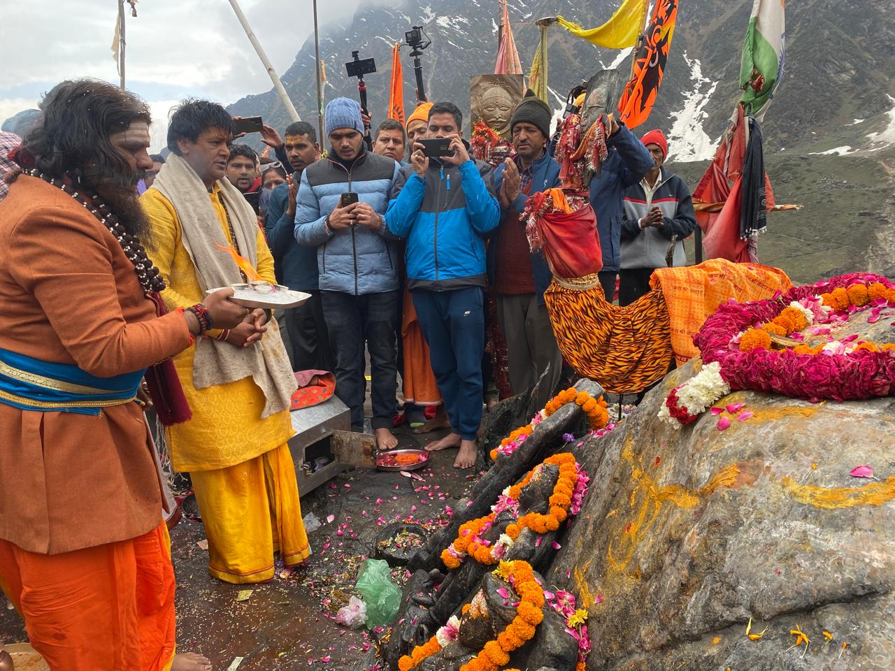 श्री केदारनाथ: कपाट खुलने के बाद दूसरे दिन दोपहर तक चालीस हजार से अधिक श्रद्धालु कर चुके दर्शन