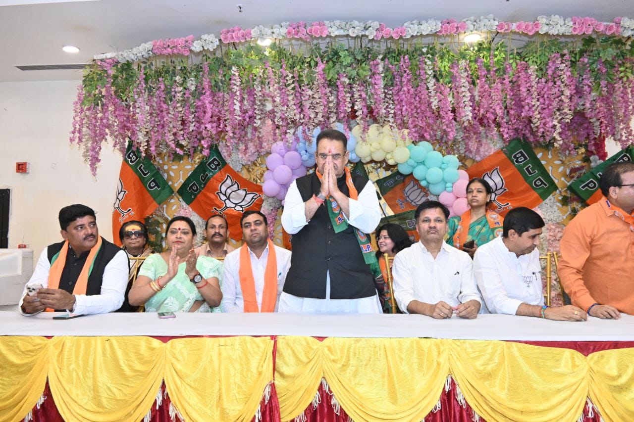 उत्तर पूर्वी दिल्ली लोकसभा के बुराडी और मुकुंदपुर मण्डल में जनसभा को संबोधित करते कैबिनेट मंत्री 