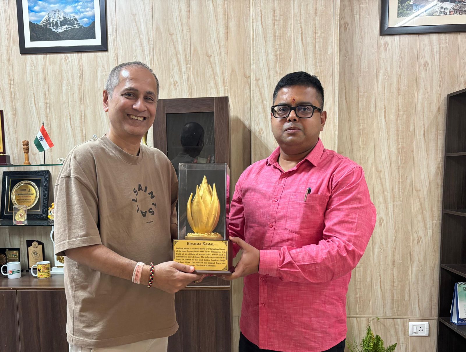 बीजेपी चुनाव कार्यालय दिल्ली में आगामी कार्यक्रमों को लेकर विधानसभा प्रवासी और विधानसभा संयोजको संग बैठक करते कैबिनेट मंत्री गणेश जोशी