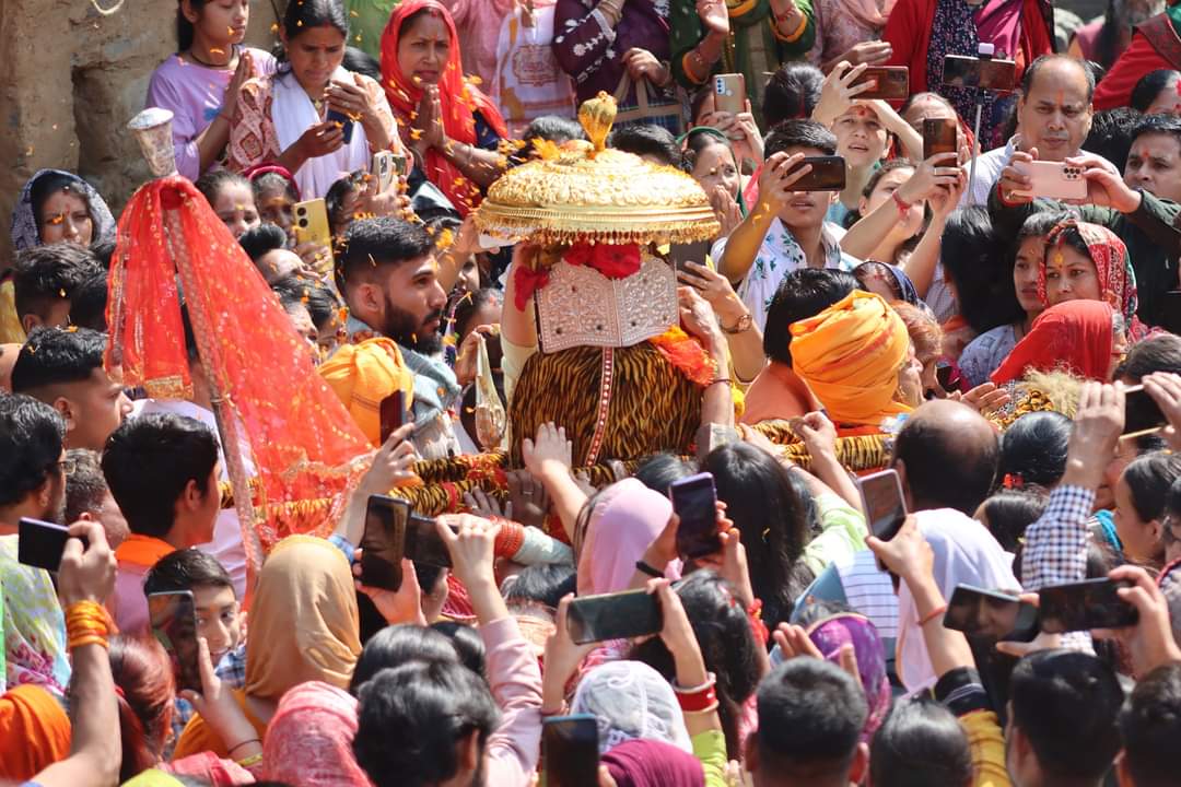 बड़ी ख़बर : भव्य शोभायात्रा एवं पूर्ण पुलिस सुरक्षा के साथ भगवान रुद्रनाथ की डोली चतुर्थ केदार के लिए रवाना