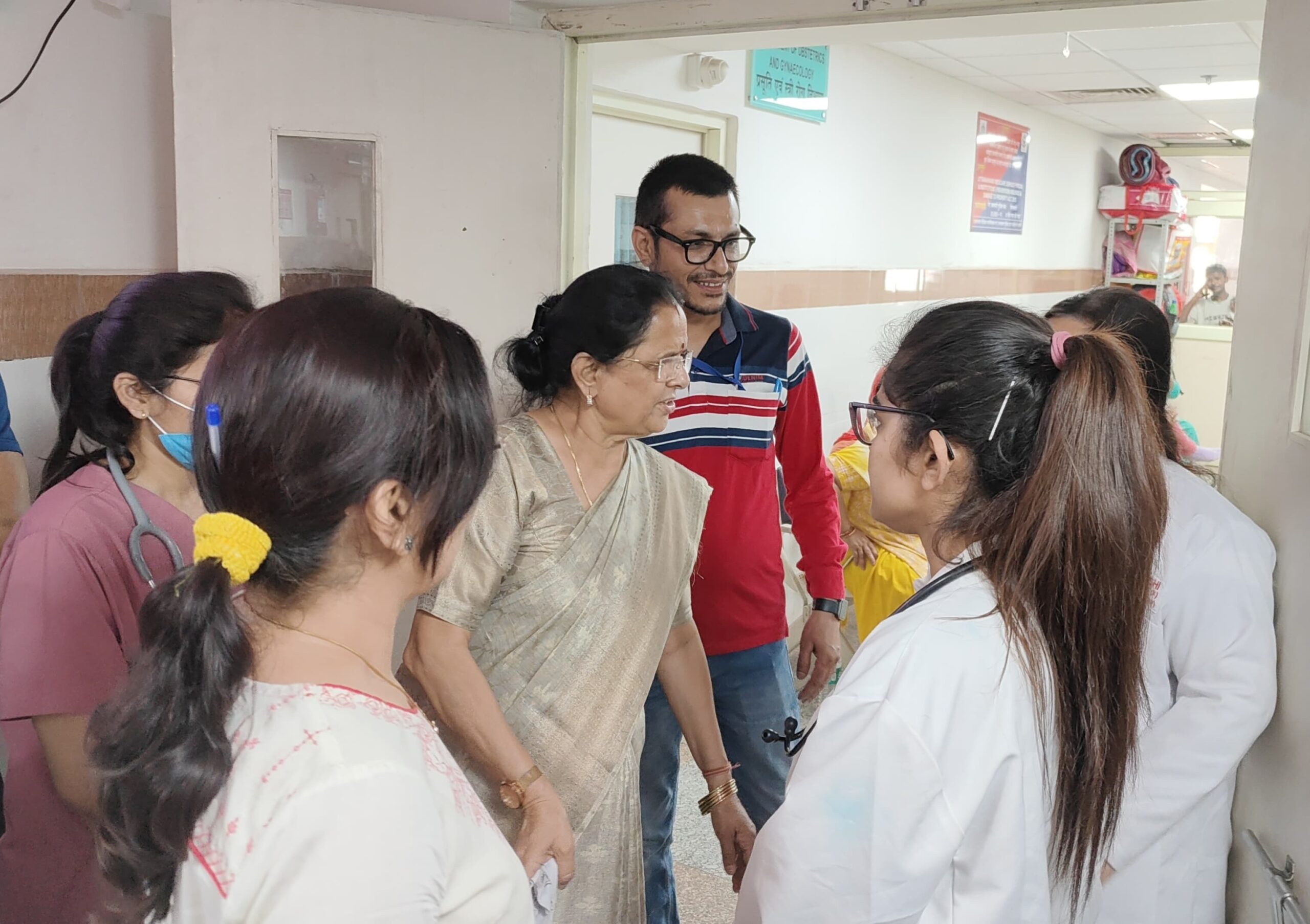 उत्तराखंड राज्य महिला आयोग की अध्यक्ष कुसुम कंडवाल ने दून अस्पताल पहुंचकर पुरोला रेप पीड़ित छात्रा से की मुलाकात