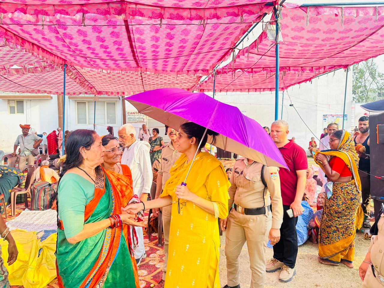 जिलाधिकारी सोनिका ने ऋषिकेश में बनाए गए चारधाम यात्रा ट्रांजिट कैंप पंहुचकर व्यवस्थाओं का लिया जायज़ा 