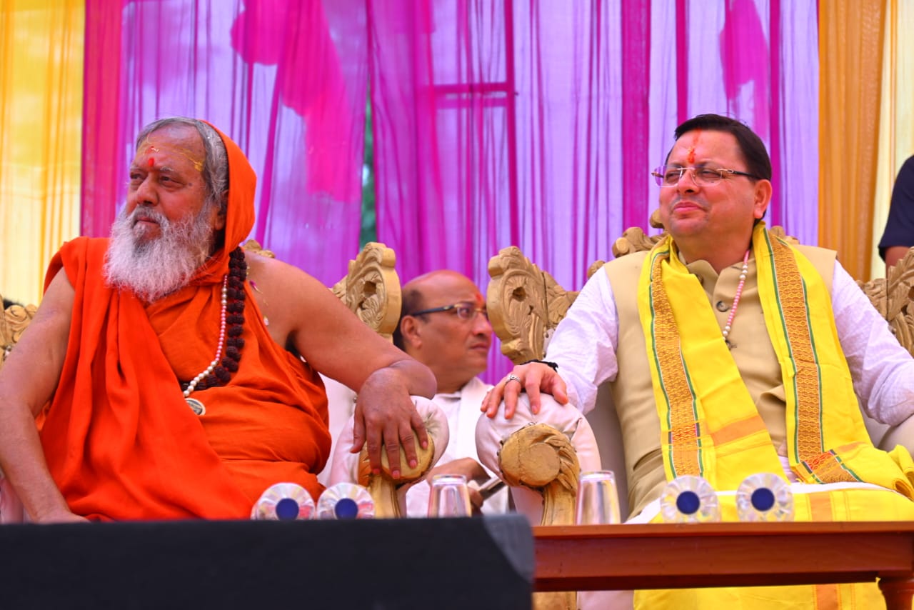 मुख्यमंत्री पुष्कर सिंह धामी ने गुरुवार को लमगड़ा क्षेत्र में वनाग्नि से प्रभावित क्षेत्रों का स्थलीय और हवाई निरीक्षण किया