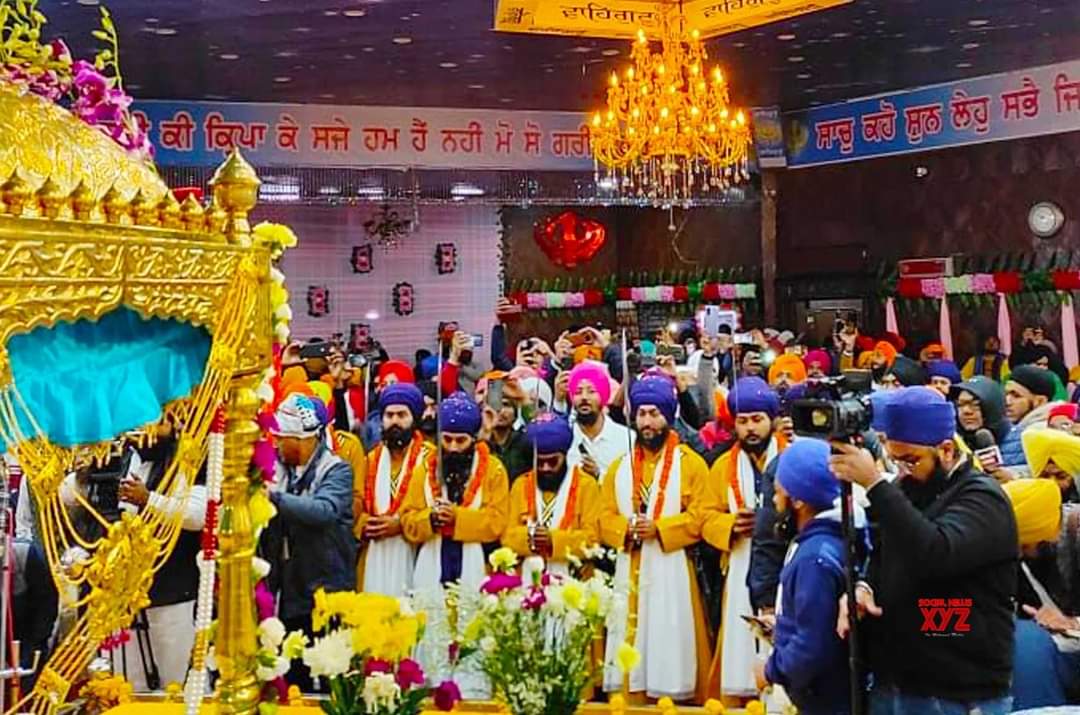श्रद्धालुओं के लिए खोले गए सिख धर्म की आस्था के प्रमुख केन्द्र हेमकुण्ड साहिब के कपाट