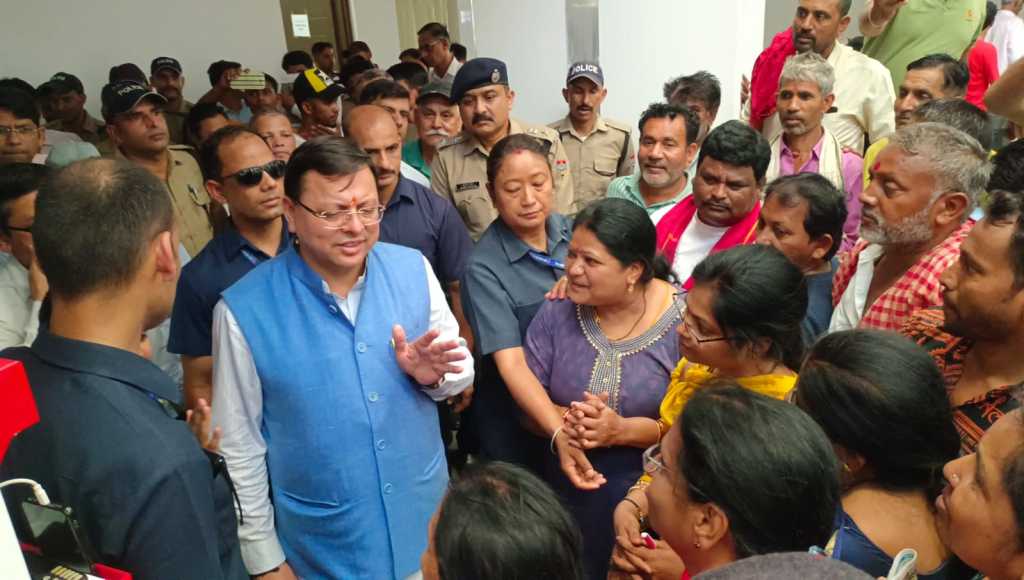 मुख्यमंत्री ने ऋषिकेश पहुंचकर चारधाम यात्रा रजिस्ट्रेशन कार्यालय का किया स्थलीय निरीक्षण।