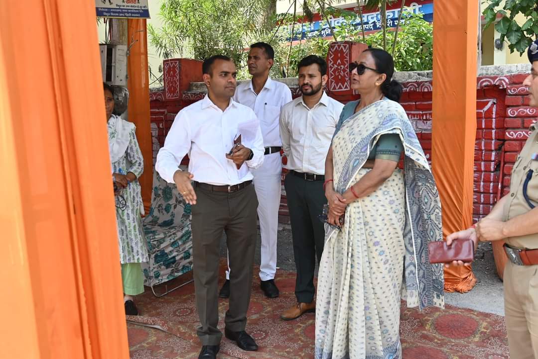 मुख्य सचिव राधा रतूड़ी ने टिहरी क्षेत्रांतर्गत तपोवन से कौड़ियाला तक संचालित राफ्टिंग व्यवस्थाओं का किया निरीक्षण
