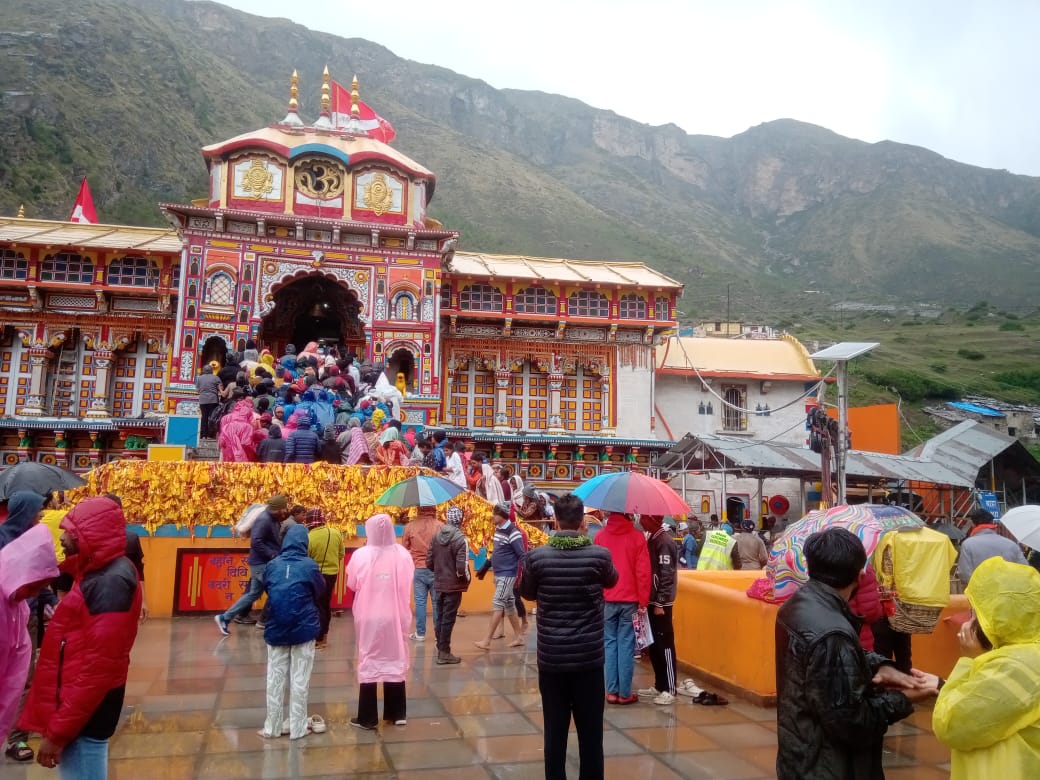 श्री बदरीनाथ में हल्की बारिश हुई तेज केदारनाथ में भी अपराह्न से रूक-रूक कर बारिश शुरू