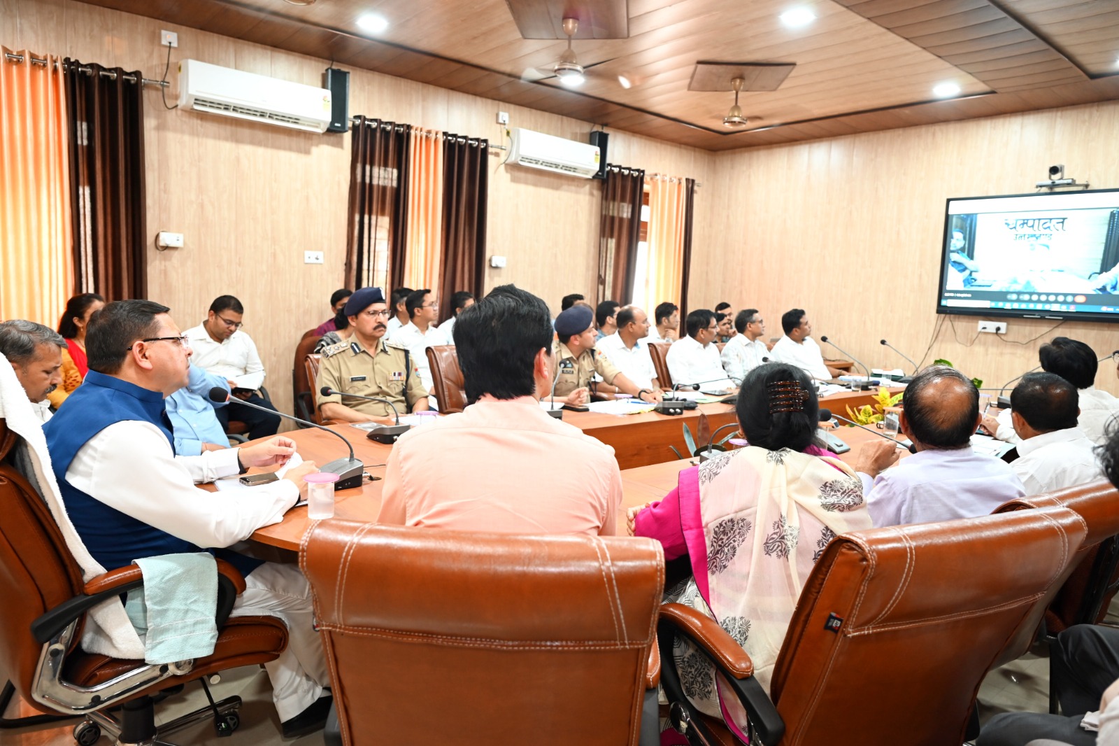 बिग न्यूज़ : मुख्यमंत्री ने की कुमाऊँ मण्डल में पेयजल, विद्युत आपूर्ति सहित विभिन्न विकास कार्यों की समीक्षा