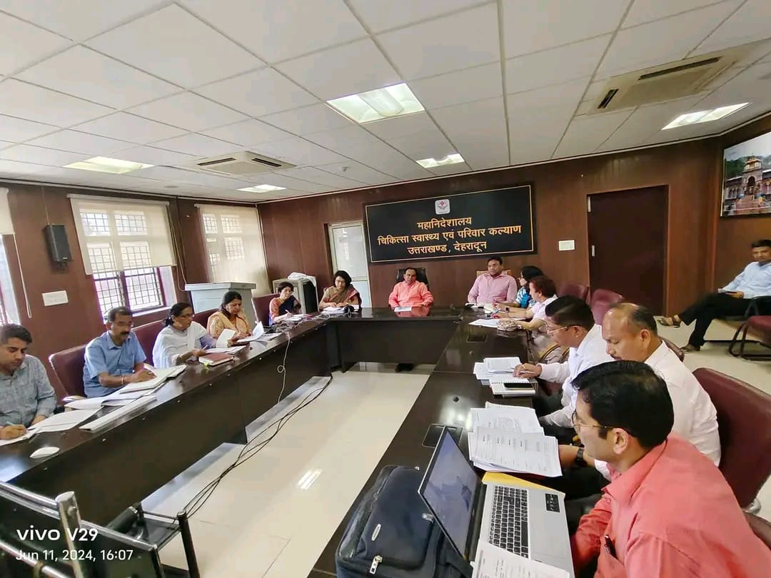 बिग न्यूज़ : मंत्री डा.धन सिंह रावत ने ली डेंगू रोकथाम की समीक्षा बैठक