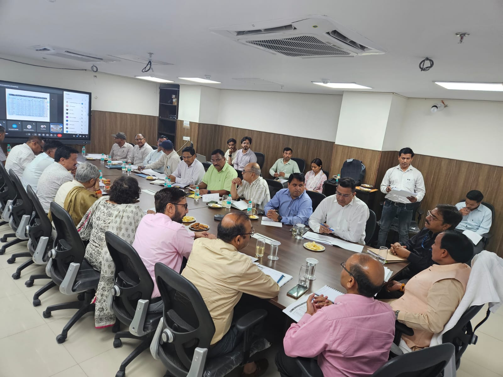 अधिकारी 100 दिनों के भीतर नेट बैंकिंग की दिशा में आगे बढ़े : डॉ रावत..