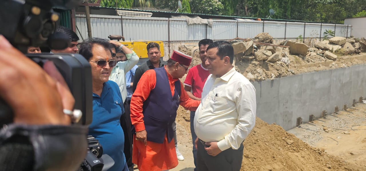 बिग न्यूज़ : इंदिरा मार्केट प्रोजेक्ट का विभागीय मंत्री अग्रवाल ने किया निरीक्षण
