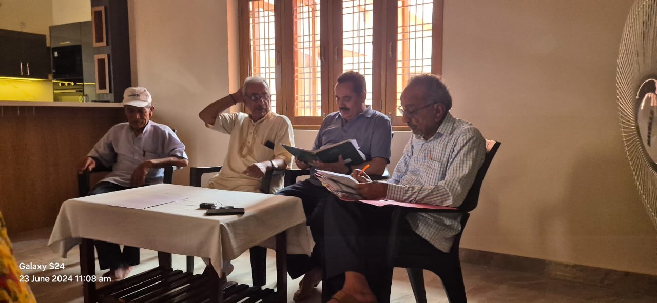 राठ जन विकास समिति की वर्तमान कार्यकारिणी अंतिम बैठक शताब्दी इनक्लेव, देहरादून में अध्यक्ष शेरखरानंद रतूड़ी की अध्यक्षता में संपन्न हुई।