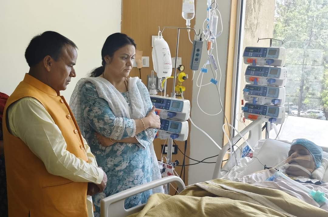 उत्तराखंड : स्वास्थ्य मंत्री धन सिंह रावत पहुंचे अस्पताल, विधायक केदारनाथ शैला रानी रावत की हालत गंभीर..