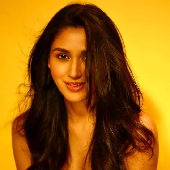 निकिता दत्ता अपना मराठी डेब्यू घराट गणपति से करने जा रही हे जो 26 जुलाई को सिनेमाघरों में रिलीज़ होने वाली है