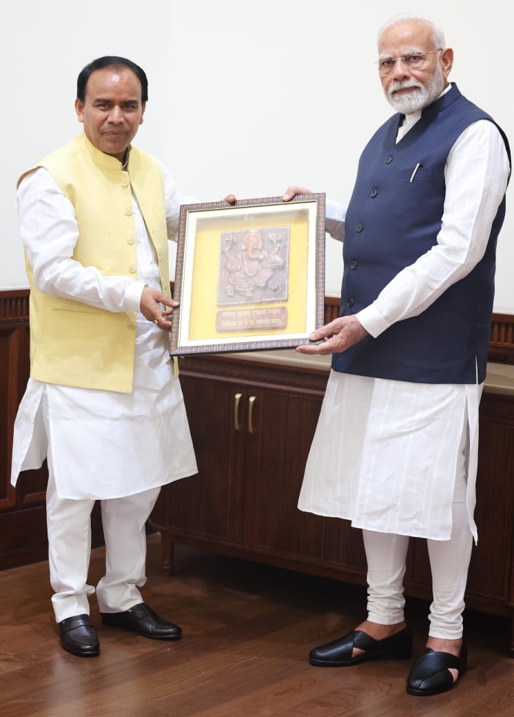 प्रधानमंत्री नरेन्द्र मोदी से मिले कैबिनेट मंत्री डॉ. धन सिंह रावत