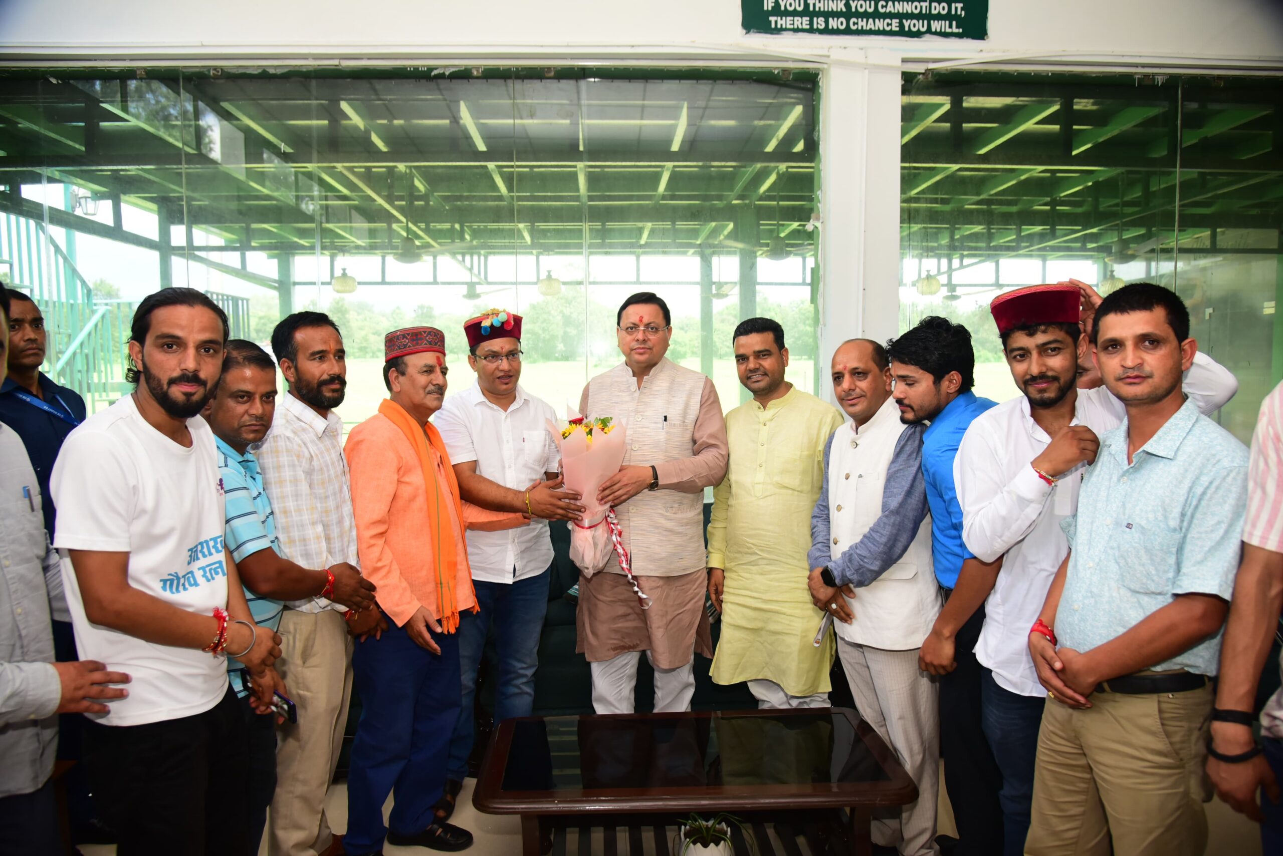 CM धामी से मिले पुरोला विधानसभा से आए प्रतिनिधि मंडल, ‘ट्रेक ऑफ द ईयर’ घोषित करने पर जताया आभार