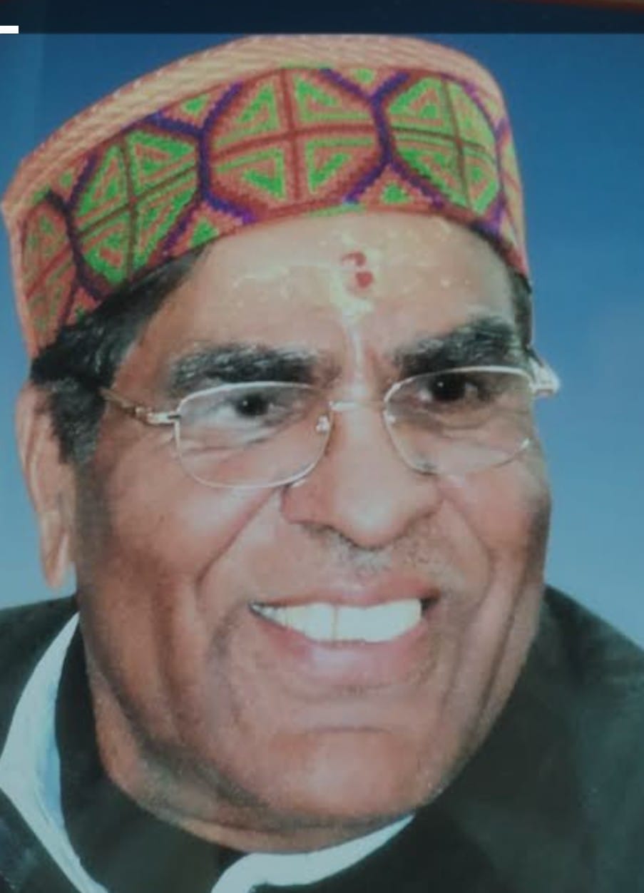बीकेटीसी अध्यक्ष अजेंद्र अजय ने बीकेटीसी पूर्व अध्यक्ष दिवंगत अनुसूया प्रसाद भट्ट के घर जाकर शोक-संवेदना जताई