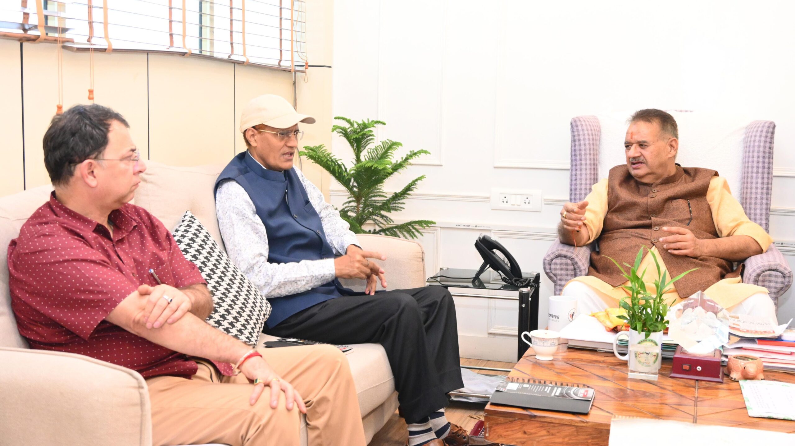 10 दिनों में सेब काश्तकारों को युनिवर्सल पेटी उपलब्ध कराऐगा उद्यान विभाग: कृषि मंत्री गणेश जोशी
