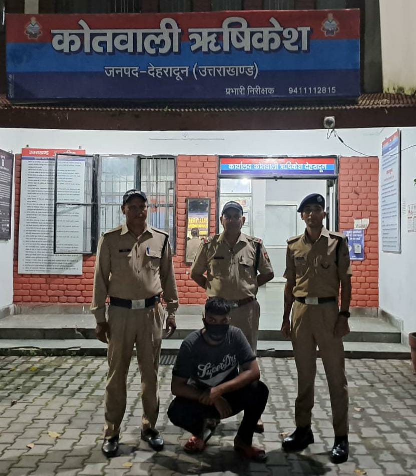 देहरादून : हत्या के प्रयास में वांछित चल रहे अभियुक्त को पुलिस ने किया गिरफ्तार..