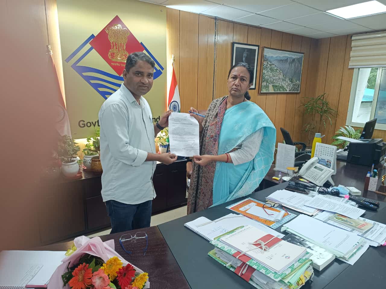 मुख्य सचिव राधा रतूड़ी ने सचिवालय में राज्य कार्यकारिणी समिति की बैठक में राज्य आपदा मोचन निधि (एसडीआरएफ) एवं राज्य आपदा न्यूनीकरण के विभिन्न प्रस्तावों पर अनुमोदन दिया
