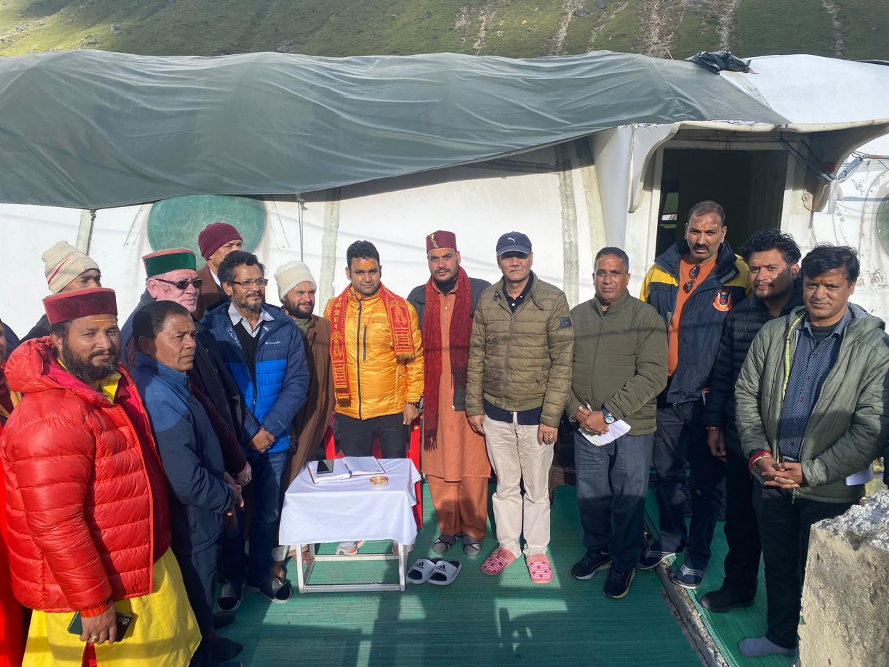 श्री बदरीनाथ -केदारनाथ मंदिर समिति मुख्य कार्याधिकारी विजय प्रसाद थपलियाल ने यात्रा व्यवस्थाओं का किया निरीक्षण