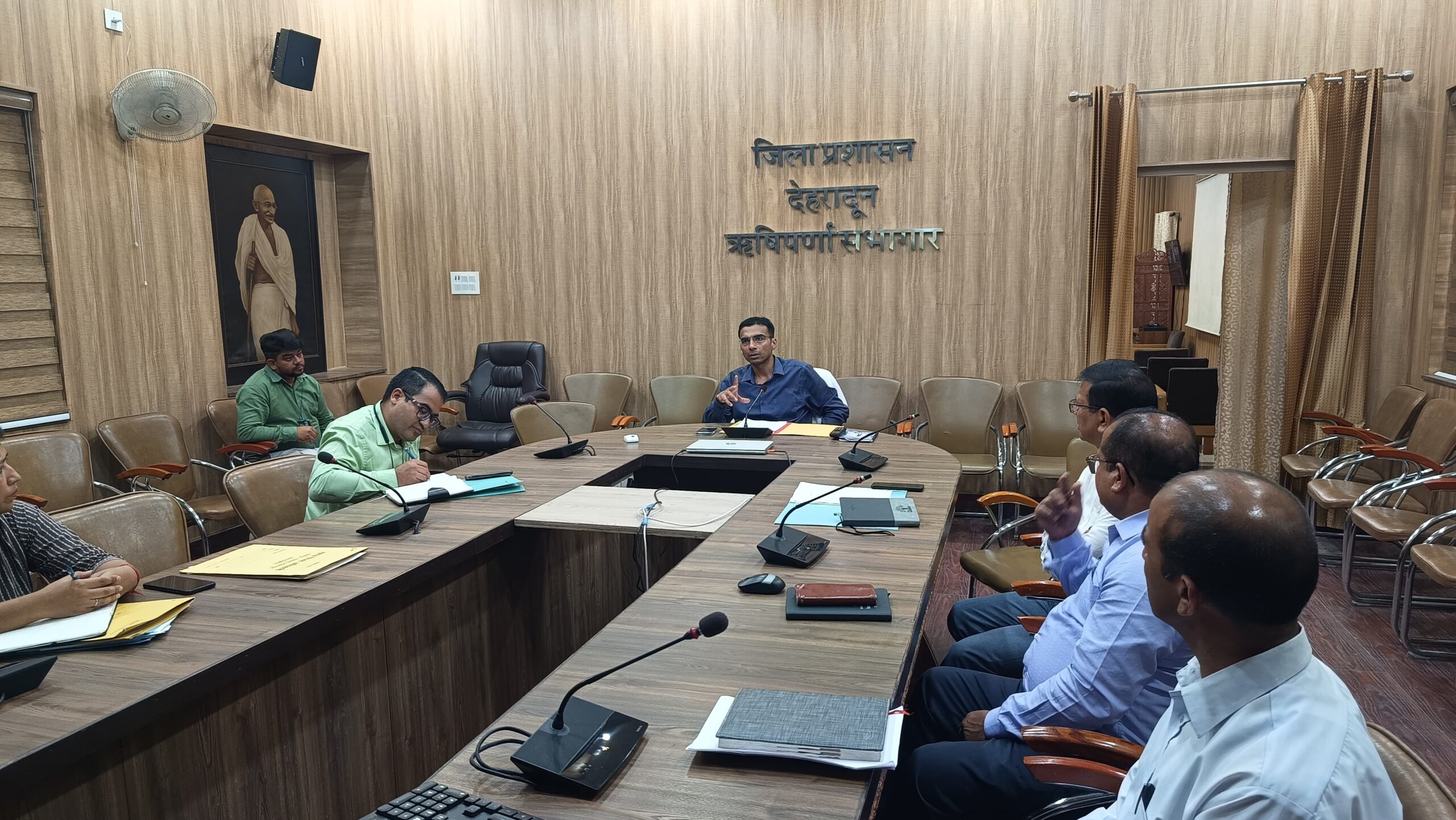 अब स्कूलों की स्थिति सुधारने की बारी, डीएम देहरादून ने उठाया बीड़ा..