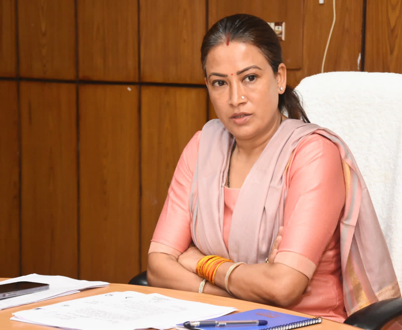 महिला कल्याण मंत्री रेखा आर्या ने वात्सल्य योजना के तहत वितरित की करोड़ों की धनराशि, आंगनबाड़ी भर्ती में देरी पर जताई नाराजगी