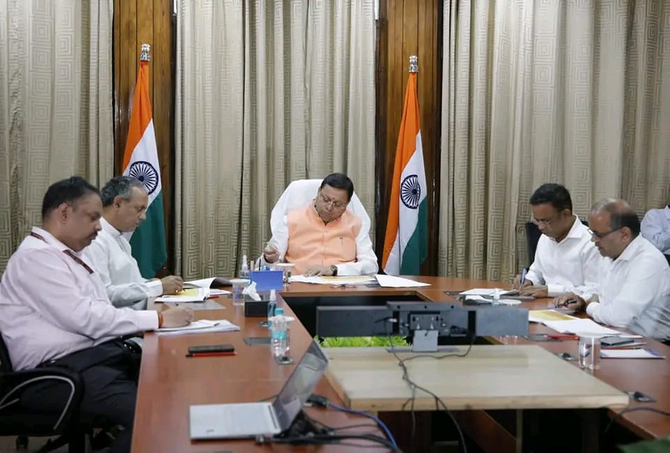 मुख्यमंत्री ने आपदा प्रबंधन एवं पुनर्वास विभाग की ली समीक्षा बैठक, सभी सड़कों को 15 अक्टूबर तक गड्ढ़ा मुक्त करने तथा राज्य में अतिवृष्टि से प्रभावित सभी क्षेत्रों में स्थिति सामान्य करने के लिए युद्धस्तर पर कार्य करने के दिए निर्देश 