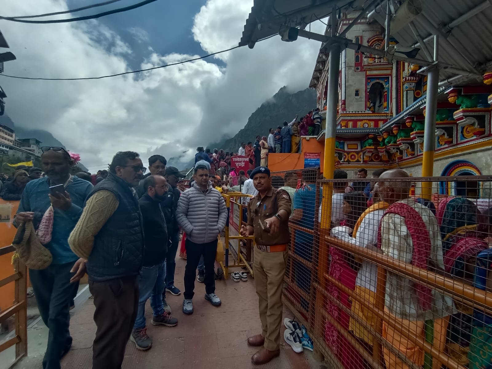 बीकेटीसी मुख्य कार्याधिकारी ने मंदिर क्षेत्र एवं अलकनंदा घाट का किया निरीक्षण