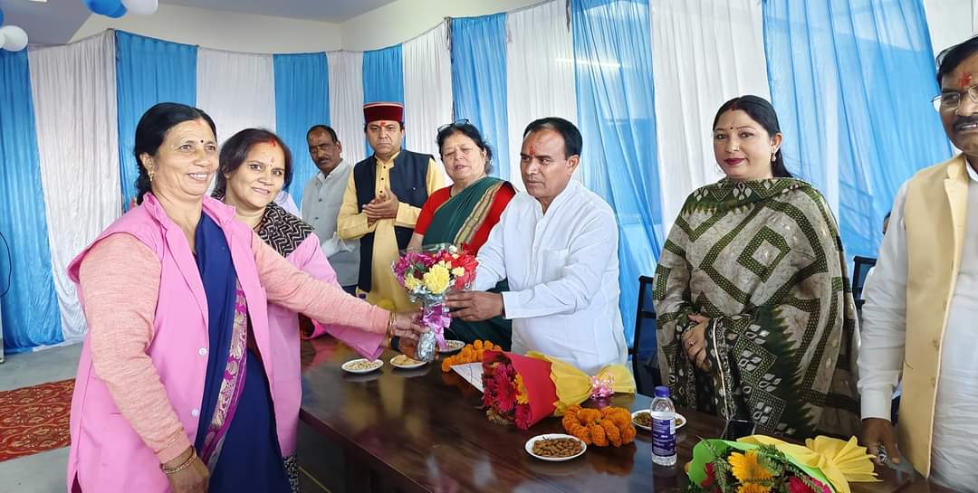 डॉ. धन सिंह रावत द्वारा 4 करोड़ 40 लाख 71 हजार की लागत से बने मुख्य चिकित्साधिकारी कार्यालय पौड़ी के प्रशासनिक भवन का किया गया लोकार्पण