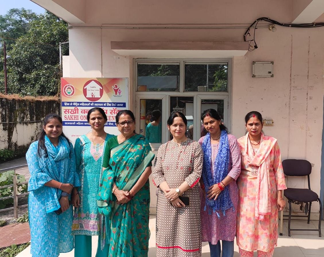 महिला आयोग की अध्यक्ष कुसुम कण्डवाल ने किया सखी वन स्टॉप सेंटर का निरीक्षण, वन स्टॉप सेंटर में रह रही पीड़िता से जाना हाल