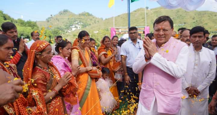 CM धामी ने चंपावत के तामली में दशहरा महोत्सव में की विभिन्न विकास योजनाओं की घोषणा..