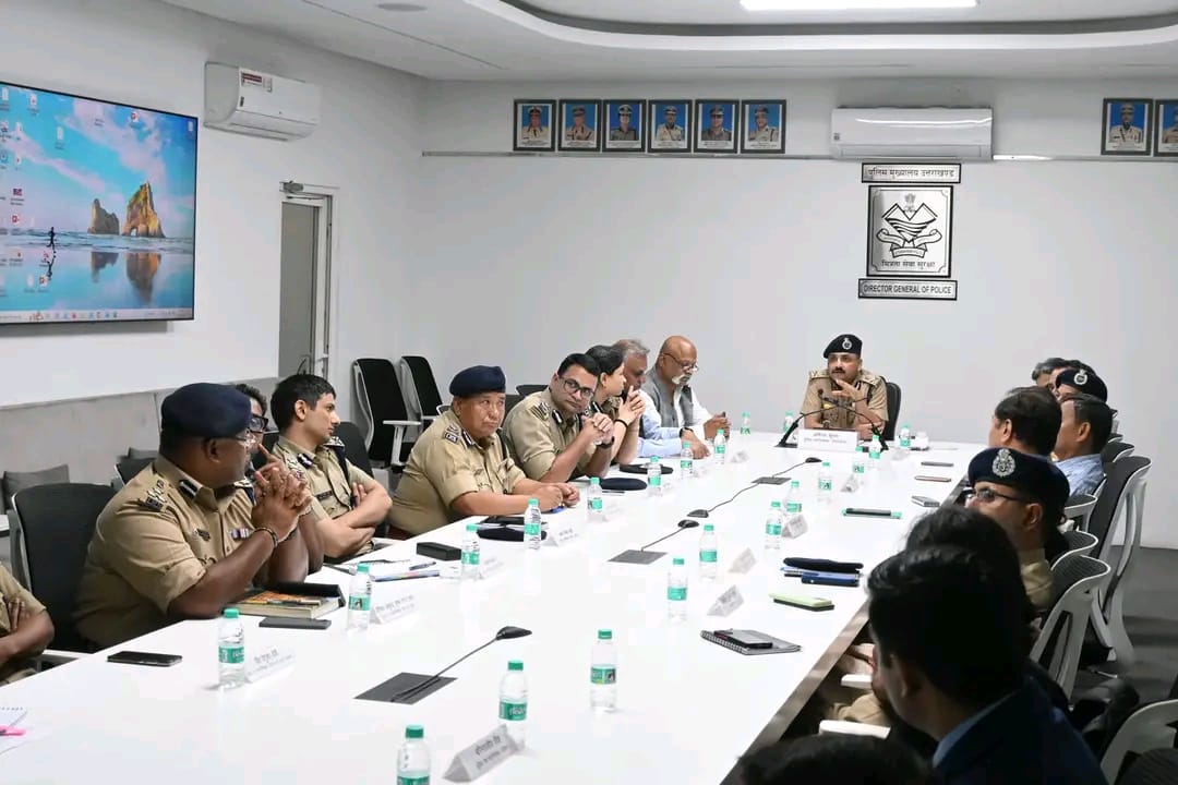 उत्तराखण्ड पुलिस महानिदेशक द्वारा चयनित पुलिस उपाधीक्षकों व कारागार अधीक्षकों के साथ संवाद गोष्ठी आयोजित..