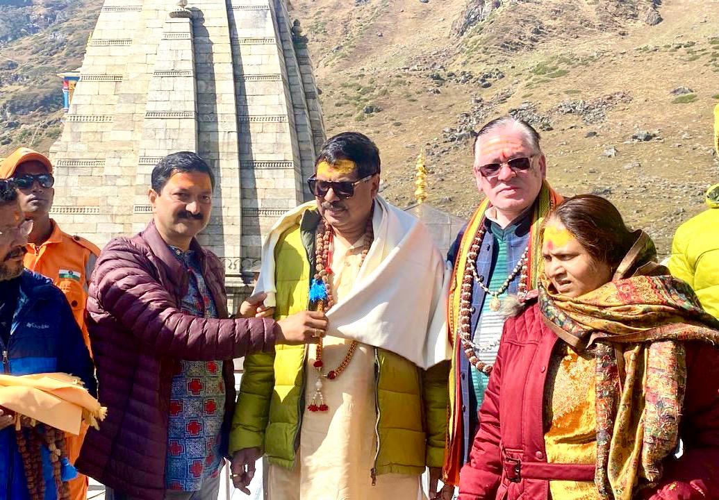 श्री केदारनाथ धाम दर्शन को पहुंचे सर्वोच्च न्यायालय के न्यायाधीश बी आर गवई