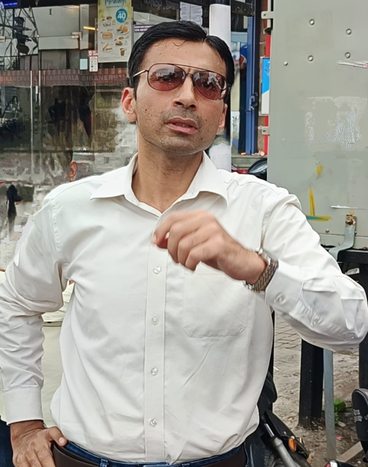 इससे पूर्व डीएम ने  पल्टन बाजार में सीसीटीवी कैमरे लगाने हेतु पुलिस विभाग को 12 लाख की  धनराशि की थी निर्गत..